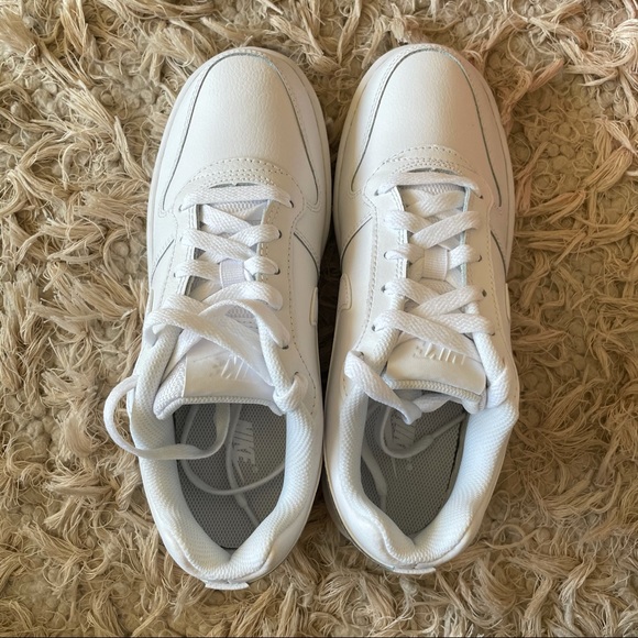 Nike Air Sneakers - Picture 3 of 5